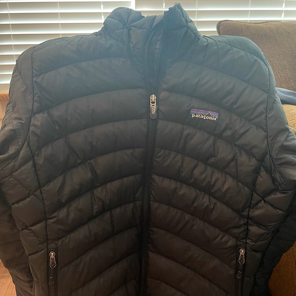 Patagonia down zip up winter jacket